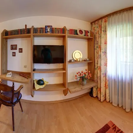 Апартаменты Wohlfuehlappartement Alpina